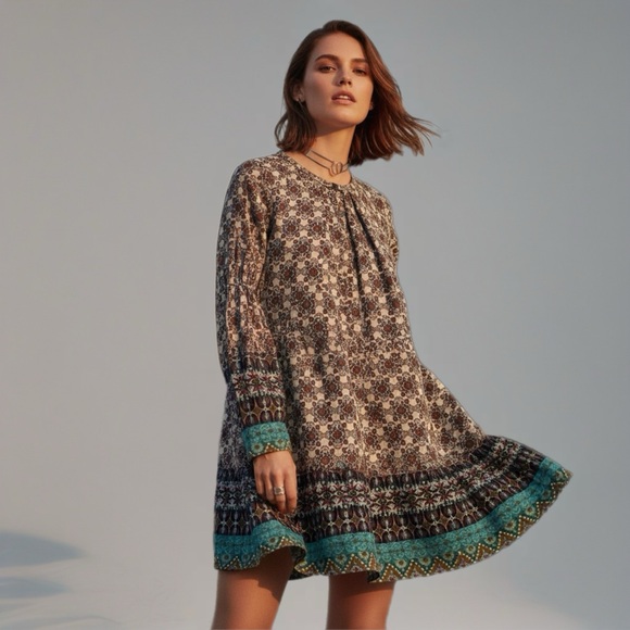 Umgee Dresses & Skirts - Umgee Brown and White Pleated Midi Dress with Long Sleeves